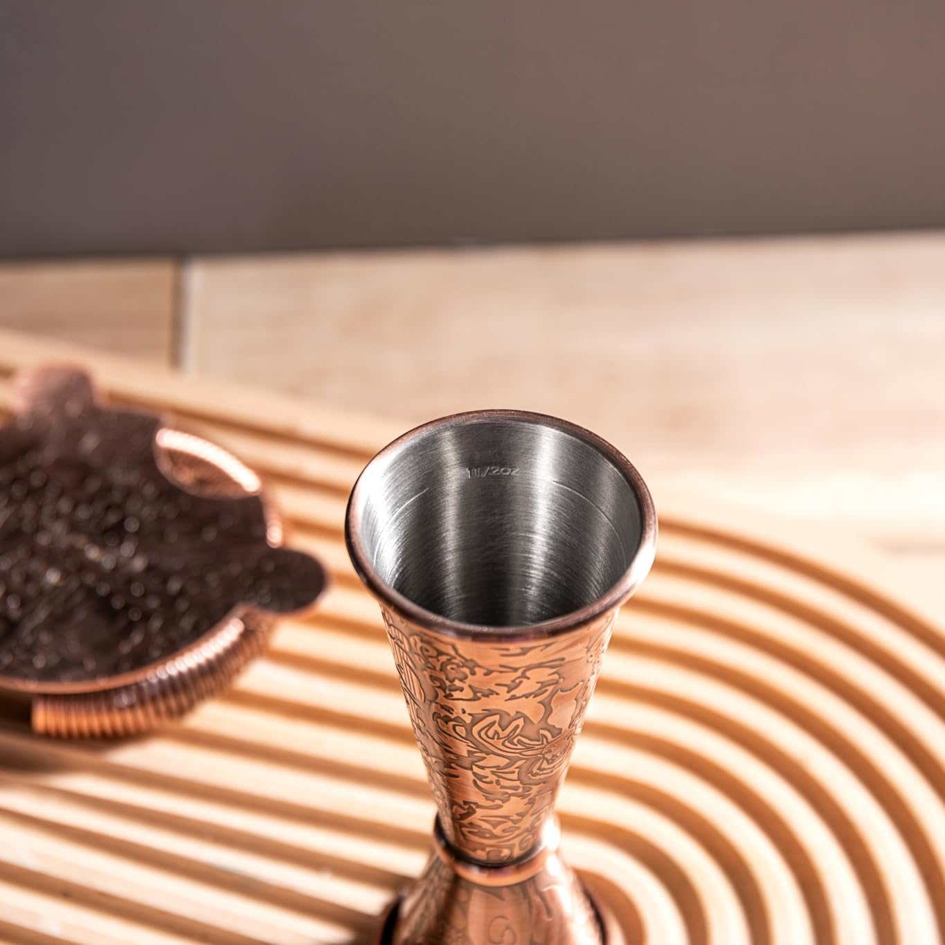 SKY FISH cocktailmitta | 3D-kaiverrettu kaksoismitta | Japanilainen mitta-asteikko 1 oz / 2 oz | Antiikkikupari | Käsinpesu