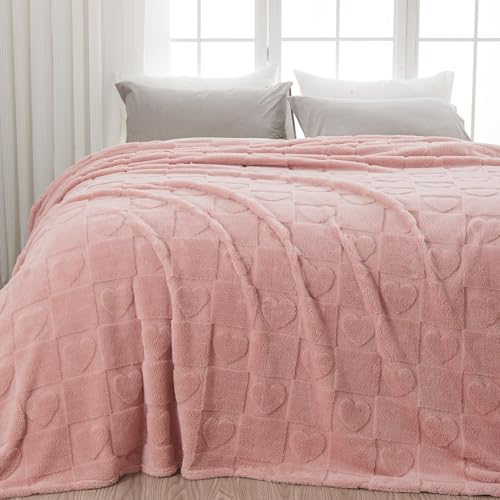 NEWCOSPLAY Super Soft King Blanket – Pink Checkered Flannel Fleece, Lightweight & Silky, All-Season Bed Throw (90"x110").