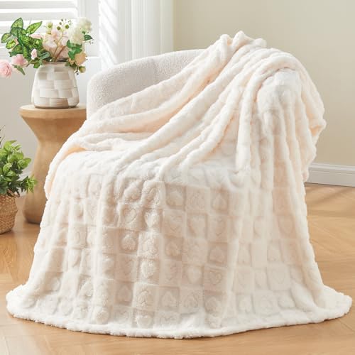 NEWCOSPLAY Super Soft King Blanket – Pink Checkered Flannel Fleece, Lightweight & Silky, All-Season Bed Throw (90"x110").