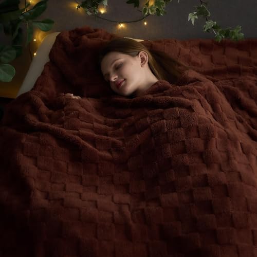 NEWCOSPLAY Super Soft King Blanket – Pink Checkered Flannel Fleece, Lightweight & Silky, All-Season Bed Throw (90"x110").