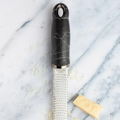 Microplane Premium Classic Zester Grater 46020 – Ultra-Sharp Stainless Steel, Black