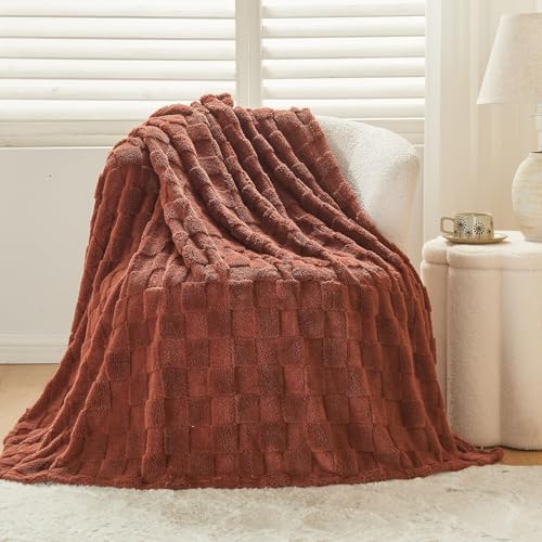 NEWCOSPLAY Super Soft King Blanket – Pink Checkered Flannel Fleece, Lightweight & Silky, All-Season Bed Throw (90"x110").