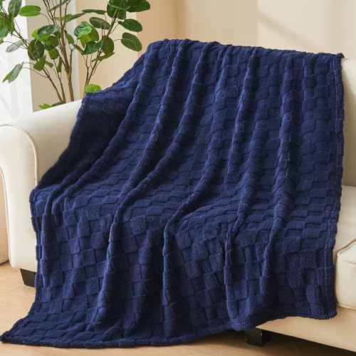 NEWCOSPLAY Super Soft King Blanket – Pink Checkered Flannel Fleece, Lightweight & Silky, All-Season Bed Throw (90"x110").