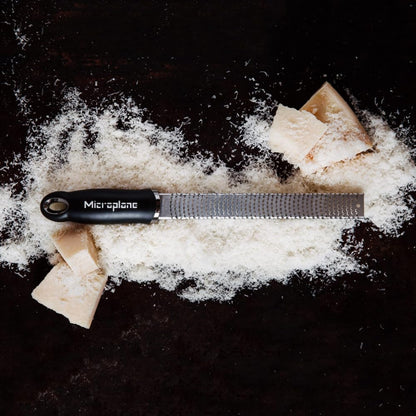 Microplane Premium Classic Zester Grater 46020 – Ultra-Sharp Stainless Steel, Black