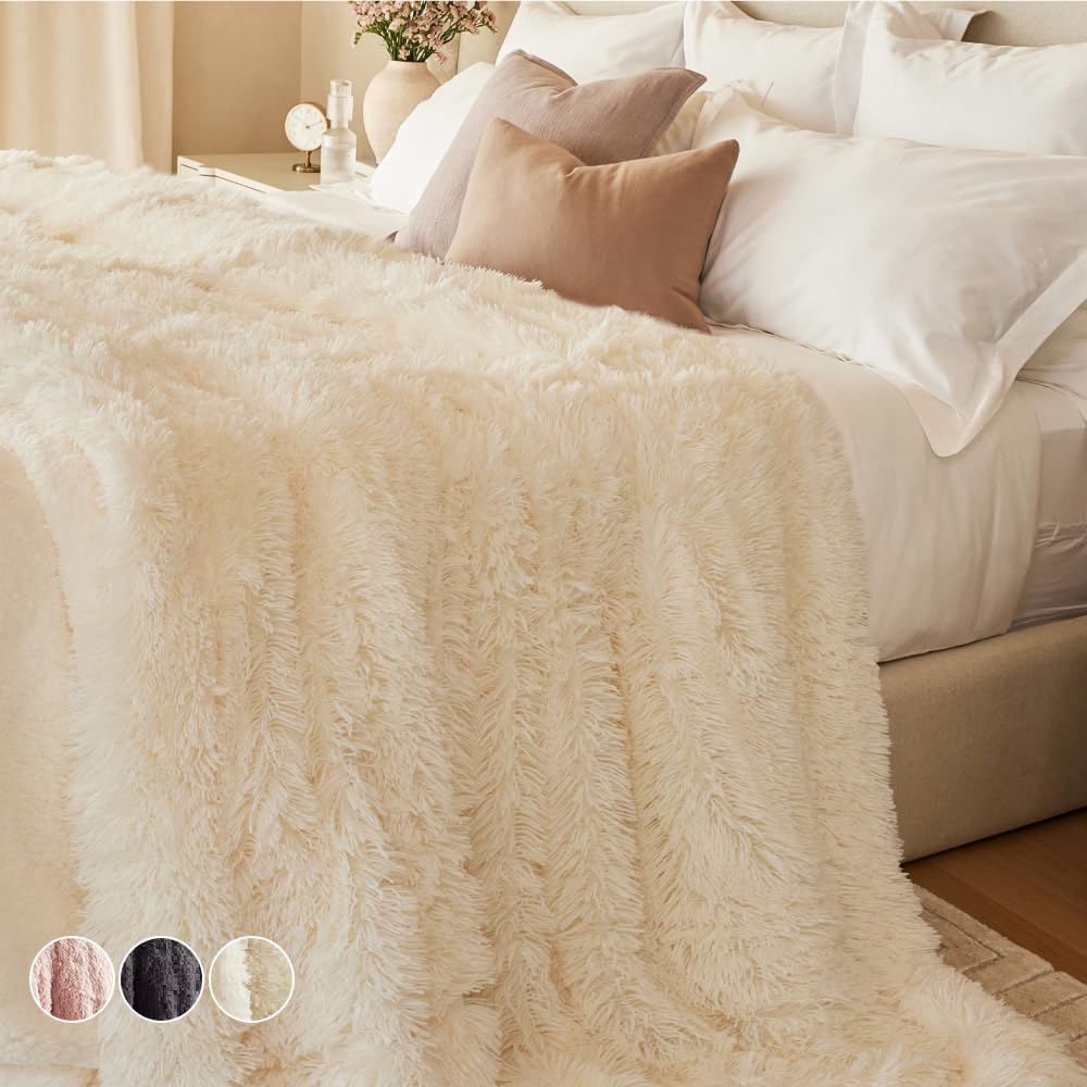 The Connecticut Home Co Throw Blanket for Couch, Soft Luxury Home Decor Faux Fur and Sherpa, Cozy Warm Throws for Bed, Gift for Women, Bedding Accent Blankets for Sofa Beds Chair, 65x50, White - Easiley - B07DJXFCCH