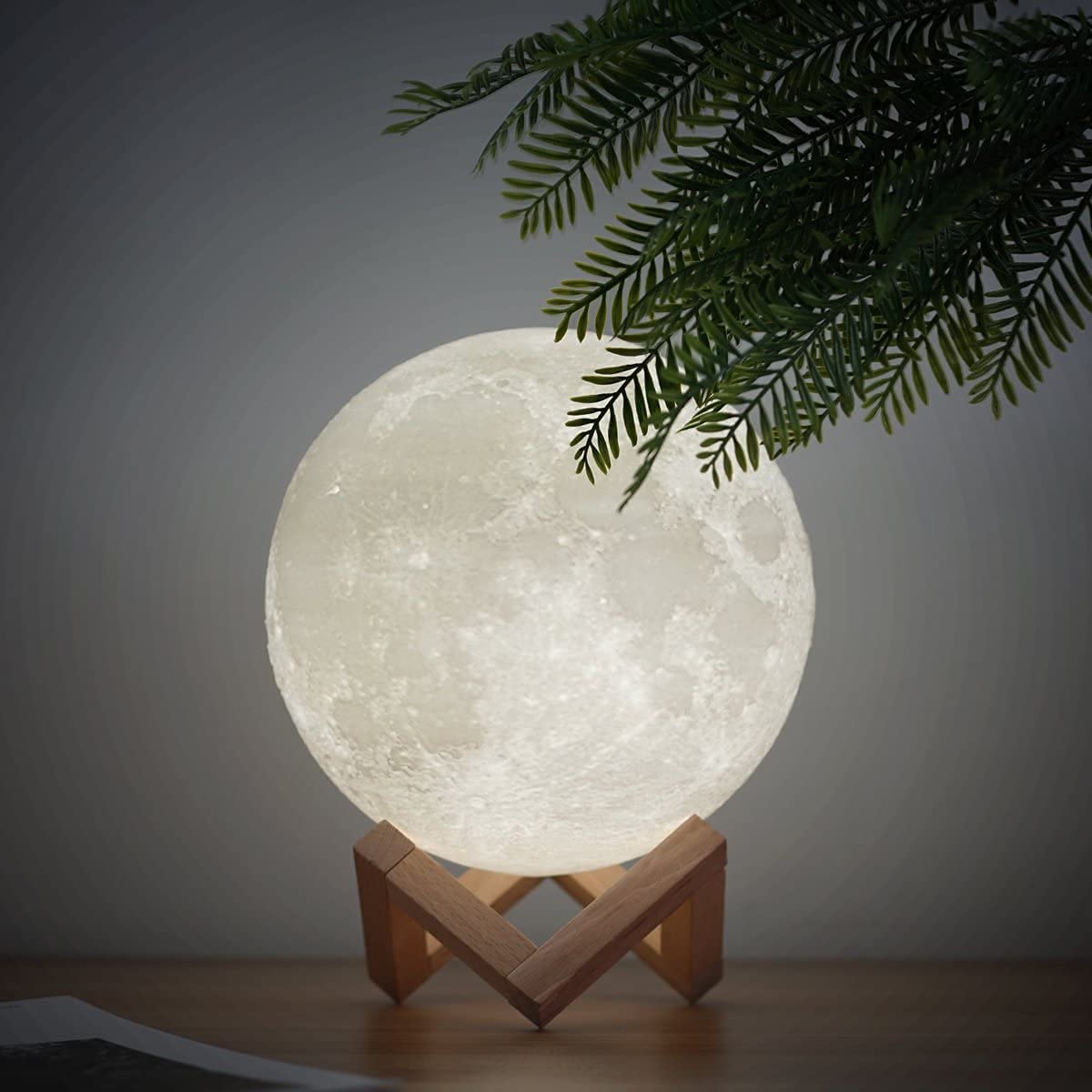 Mydethun 3D Moon Lamp – 15 cm Wooden Base, LED Night Light with Touch Control, White & Yellow, Christmas Gift.