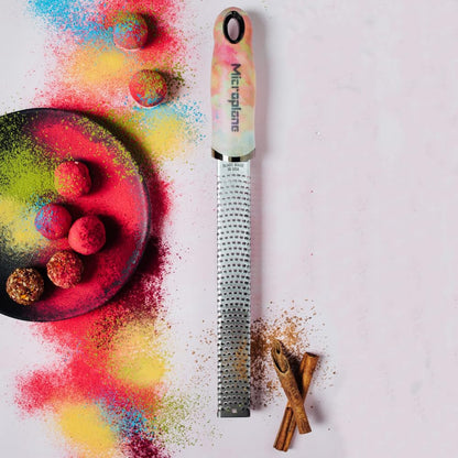 Microplane Premium Classic Zester Grater 46020 – Ultra-Sharp Stainless Steel, Black