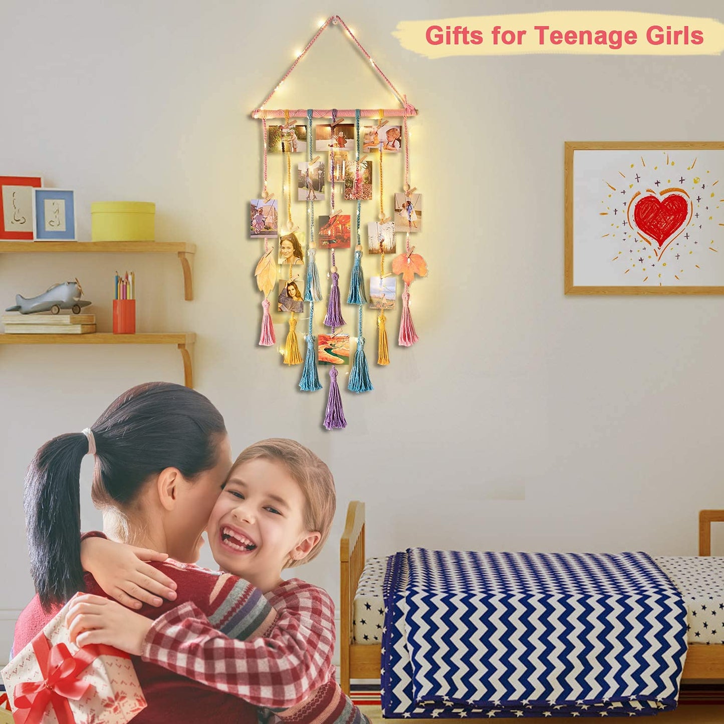 Homecor Hanging Photo Display – Boho Macrame Wall Decor with Lights & 30 Clips, Gift for Teen Girls