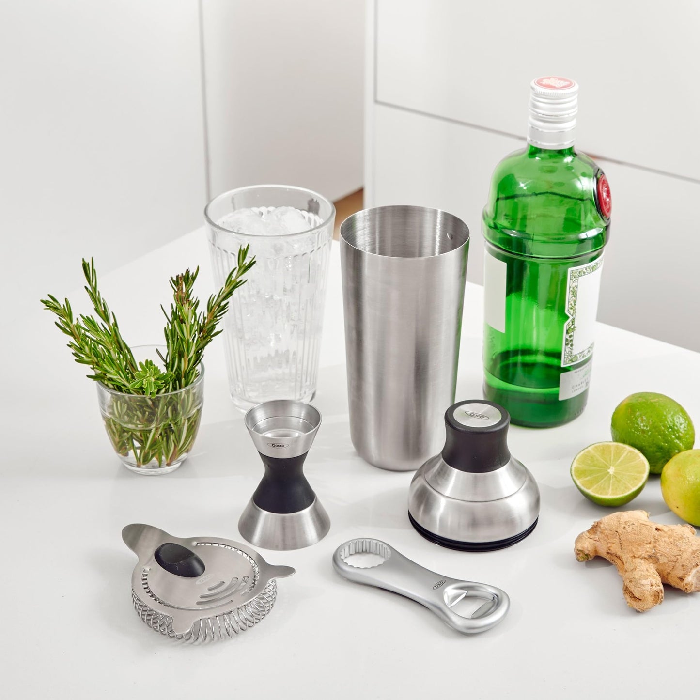 Doppelter OXO Messbecher aus Stahl