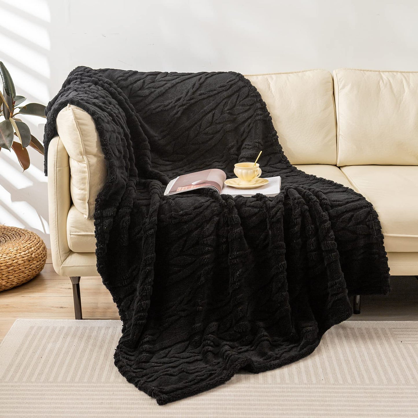 YUSOKI Sherpa Throw Blanket – Soft, Fuzzy & Warm 3D Plush for Couch, Bed & Sofa (Tan, 50"x65")