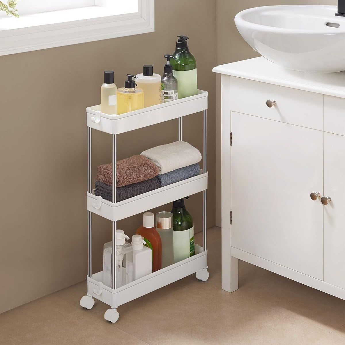 SONGMICS kapea 4-tasoinen säilytyskärry pyörillä – keittiöön ja kylpyhuoneeseen (40 × 12,5 × 86 cm)