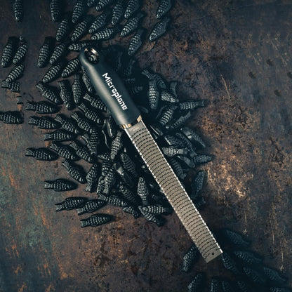 Microplane Premium Classic Zester Grater 46020 – Ultra-Sharp Stainless Steel, Black