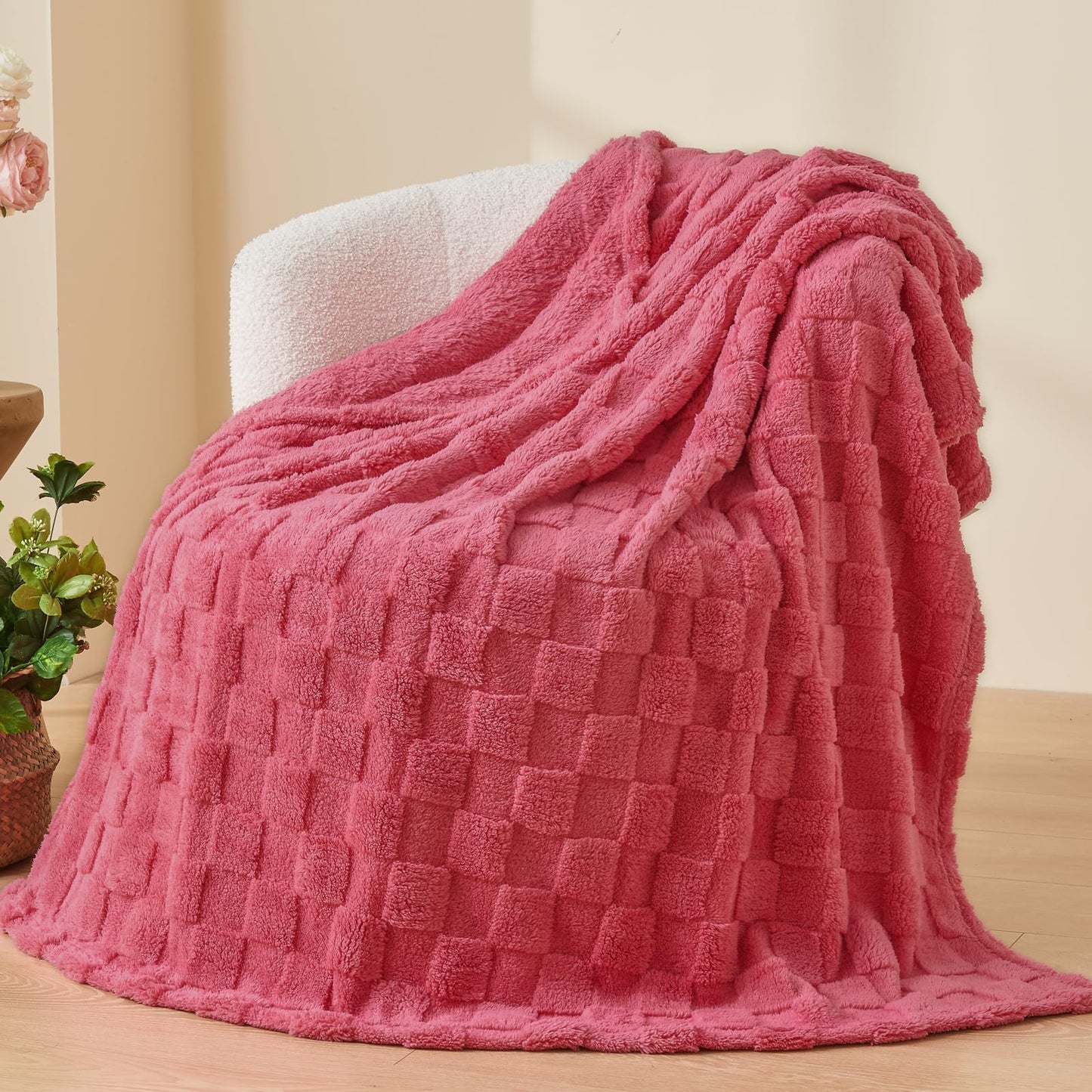 NEWCOSPLAY Super Soft King Blanket – Pink Checkered Flannel Fleece, Lightweight & Silky, All-Season Bed Throw (90"x110").