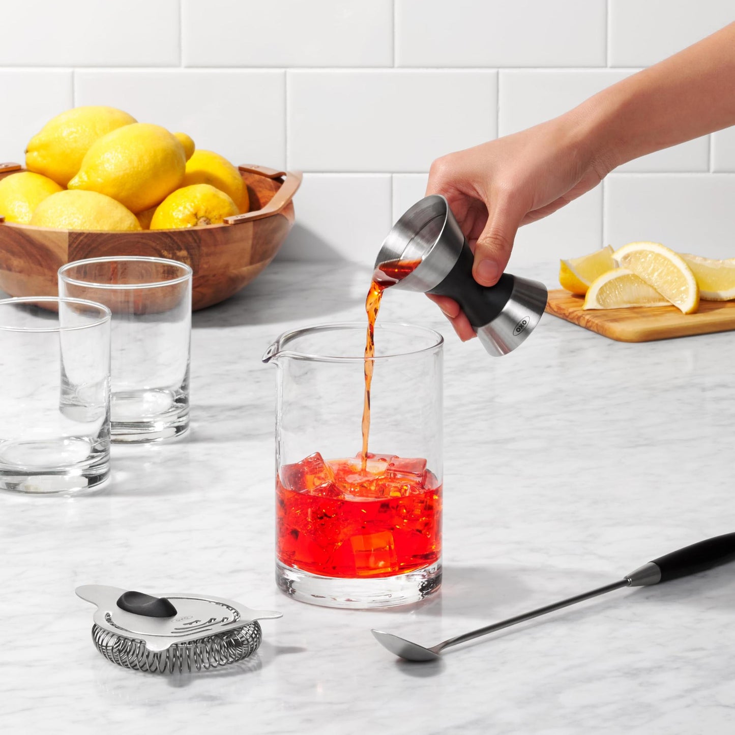 Doppelter OXO Messbecher aus Stahl