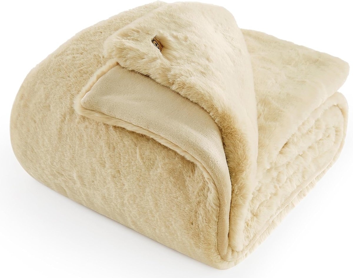 UGG Euphoria Throw Blanket – Soft Faux Fur, &nbsp;127 cm × 178 cm - Easiley - B07WSFLS5N