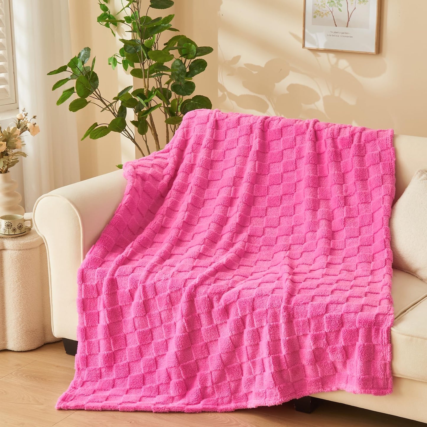 NEWCOSPLAY Super Soft King Blanket – Pink Checkered Flannel Fleece, Lightweight & Silky, All-Season Bed Throw (90"x110").