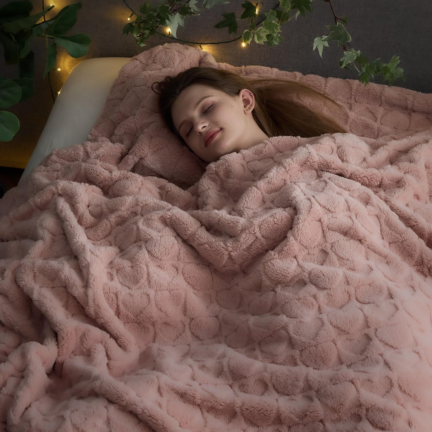 NEWCOSPLAY Super Soft King Blanket – Pink Checkered Flannel Fleece, Lightweight & Silky, All-Season Bed Throw (90"x110").