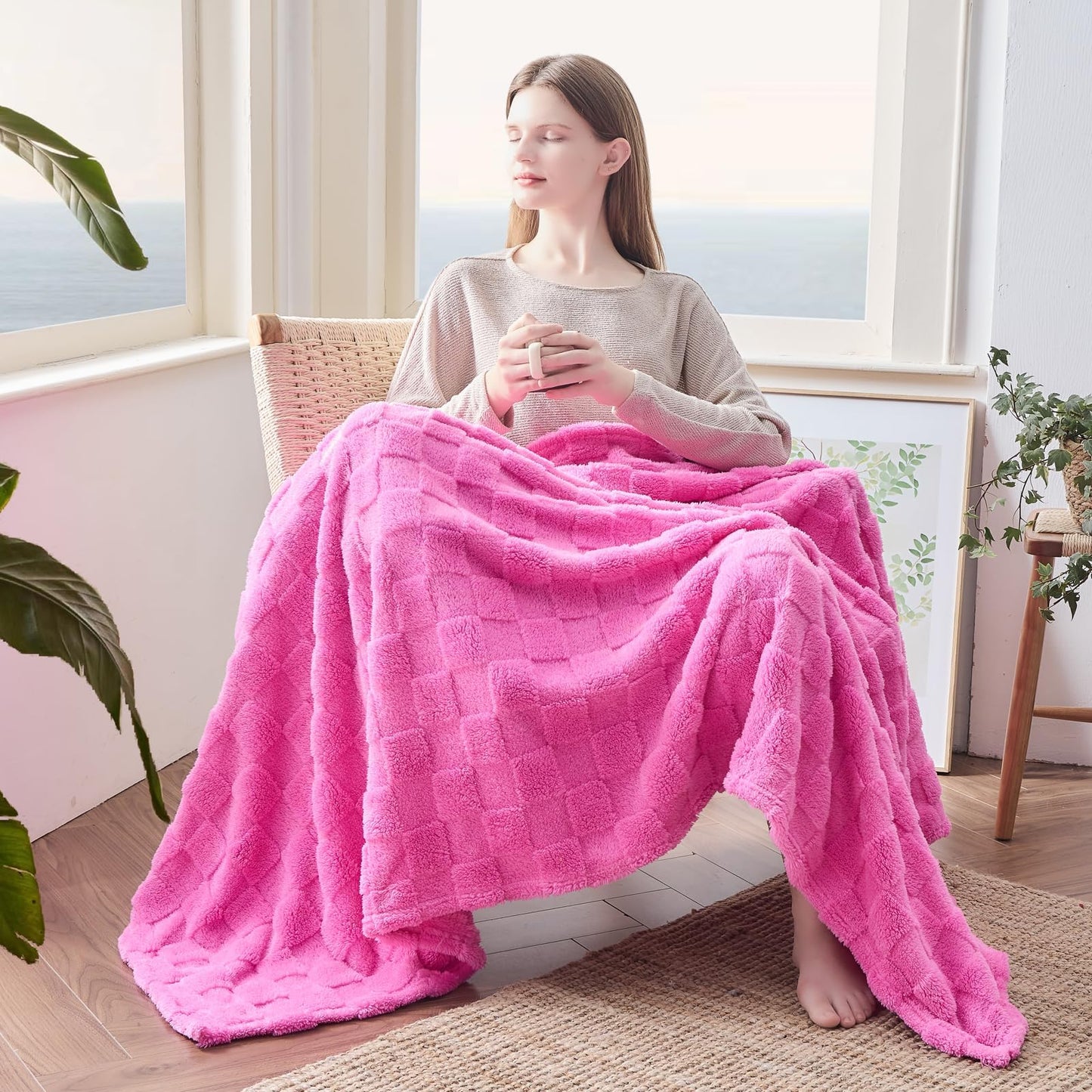 NEWCOSPLAY Super Soft King Blanket – Pink Checkered Flannel Fleece, Lightweight & Silky, All-Season Bed Throw (90"x110").