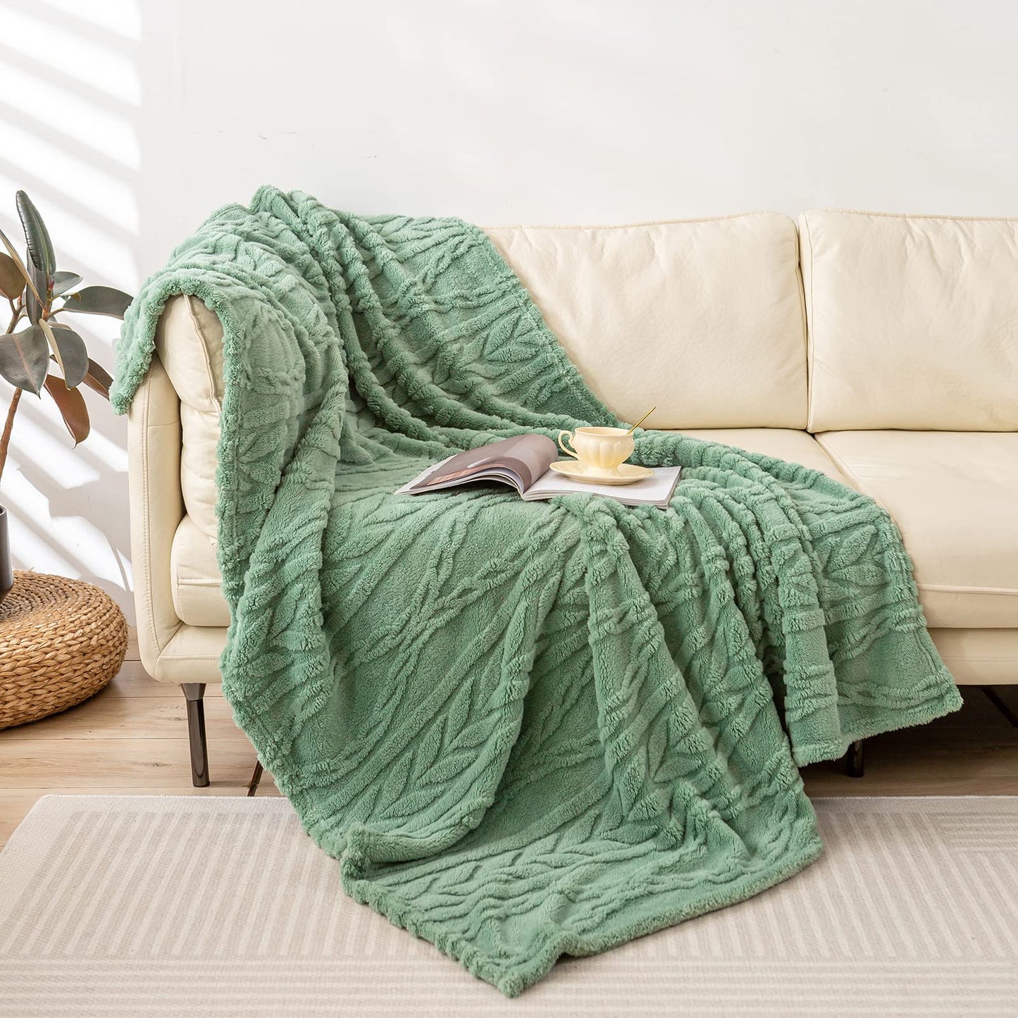 YUSOKI Sherpa Throw Blanket – Soft, Fuzzy & Warm 3D Plush for Couch, Bed & Sofa (Tan, 50"x65")