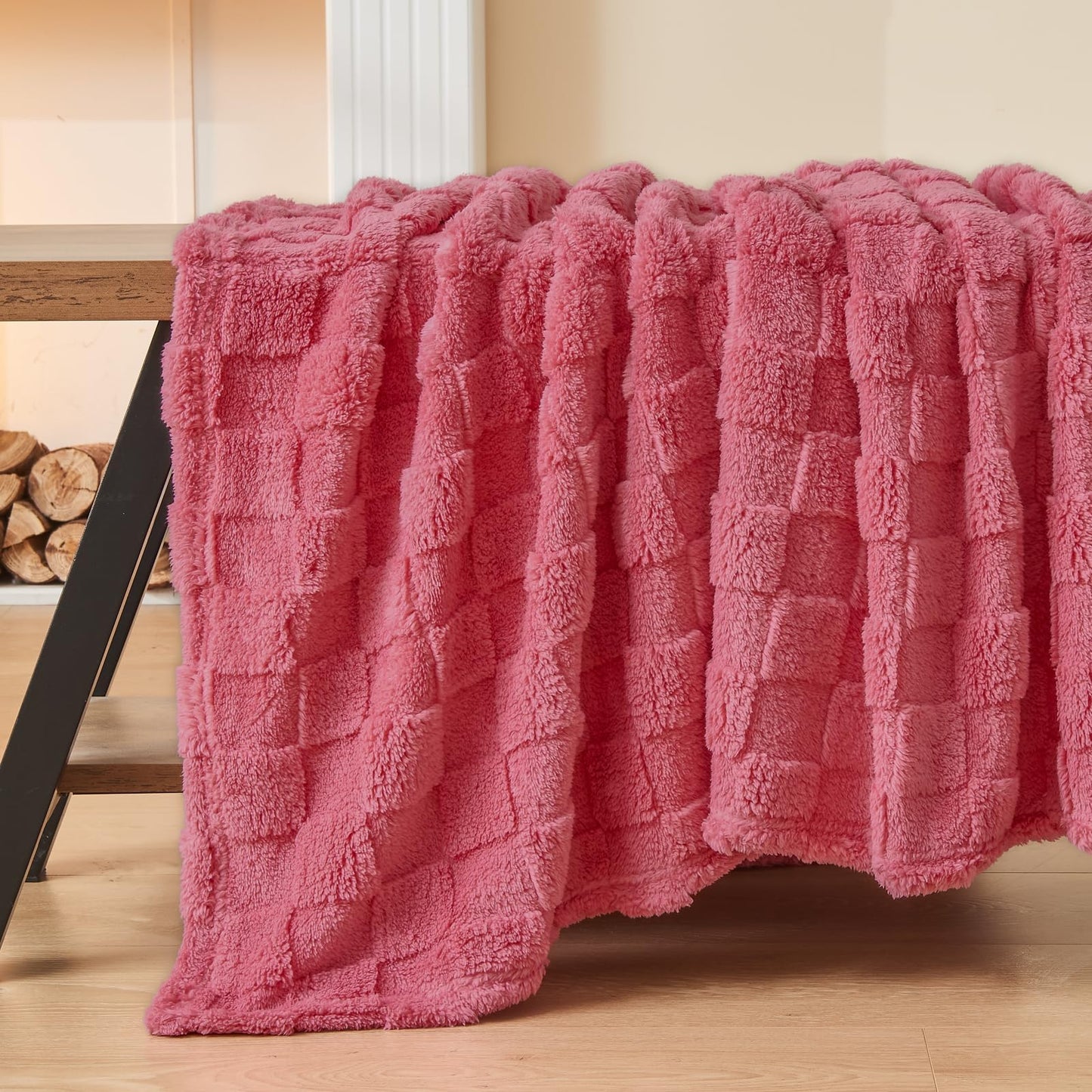 NEWCOSPLAY Super Soft King Blanket – Pink Checkered Flannel Fleece, Lightweight & Silky, All-Season Bed Throw (90"x110").