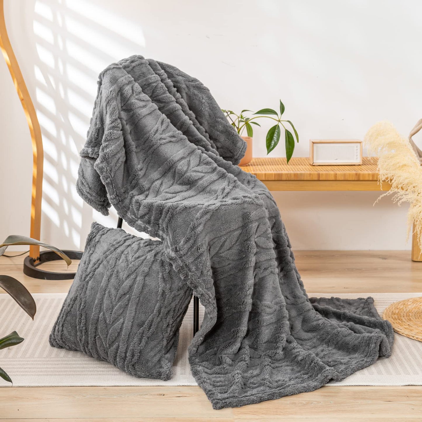 YUSOKI Sherpa Throw Blanket – Soft, Fuzzy & Warm 3D Plush for Couch, Bed & Sofa (Tan, 50"x65")