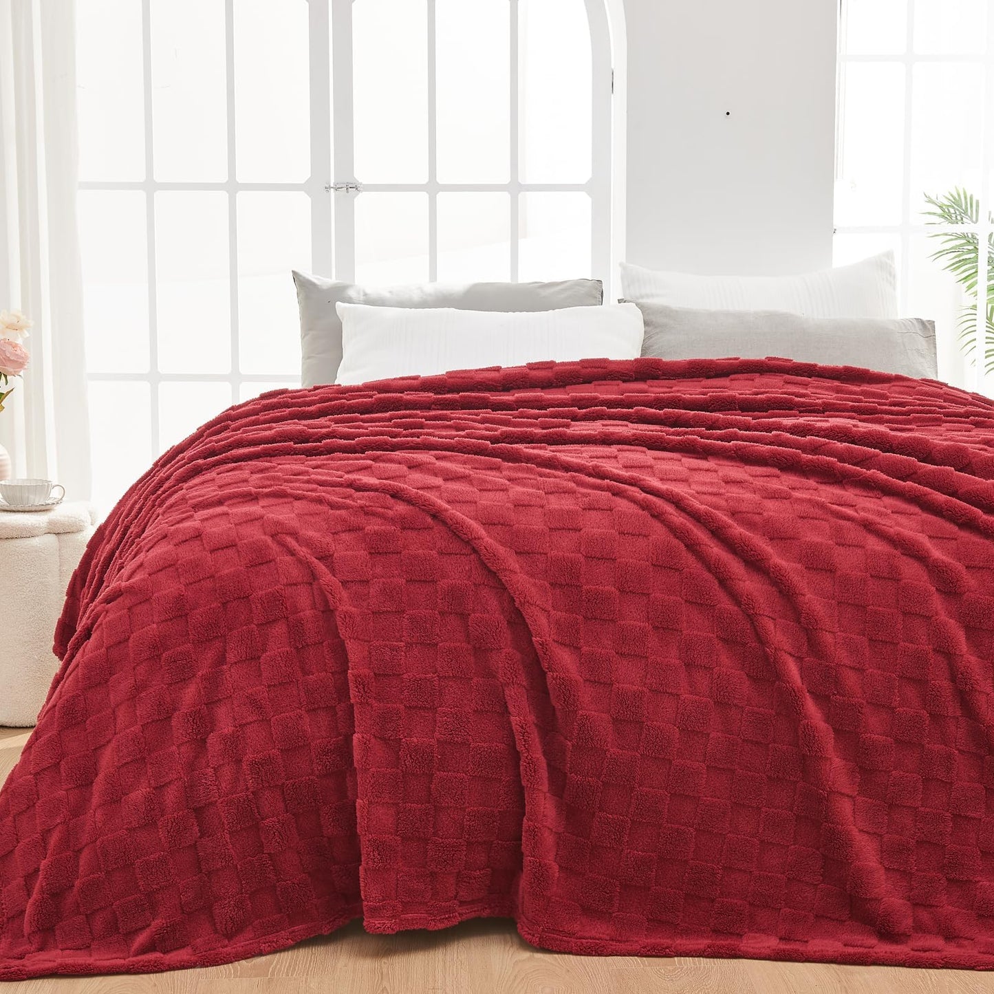 NEWCOSPLAY Super Soft King Blanket – Pink Checkered Flannel Fleece, Lightweight & Silky, All-Season Bed Throw (90"x110").