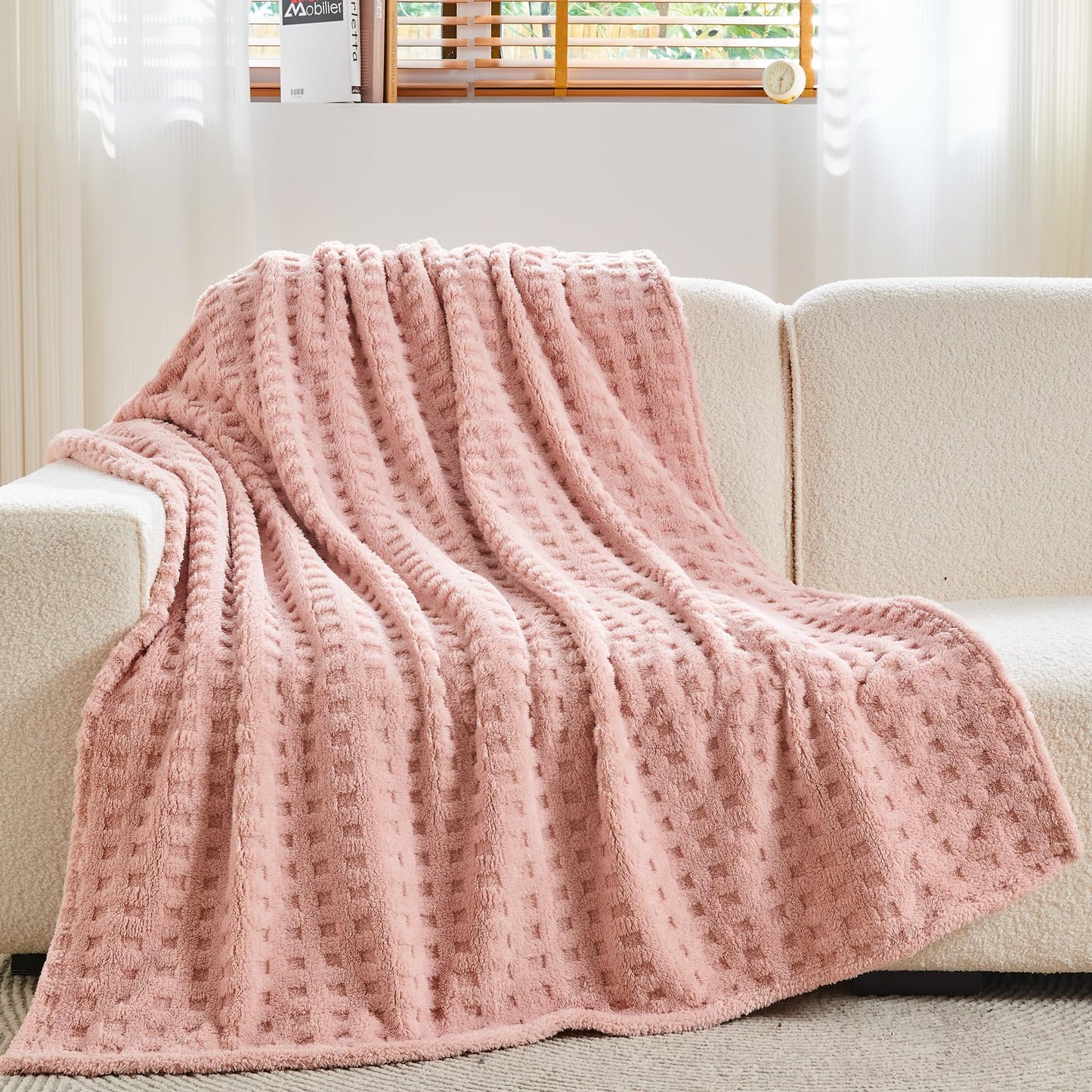 NEWCOSPLAY Super Soft King Blanket – Pink Checkered Flannel Fleece, Lightweight & Silky, All-Season Bed Throw (90"x110").