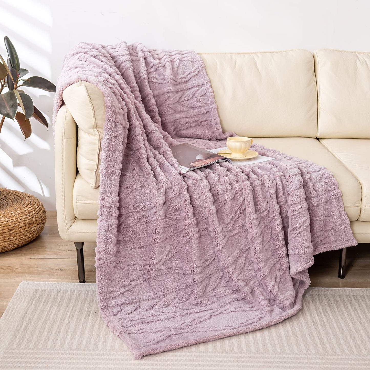 YUSOKI Sherpa Throw Blanket – Soft, Fuzzy & Warm 3D Plush for Couch, Bed & Sofa (Tan, 50"x65")