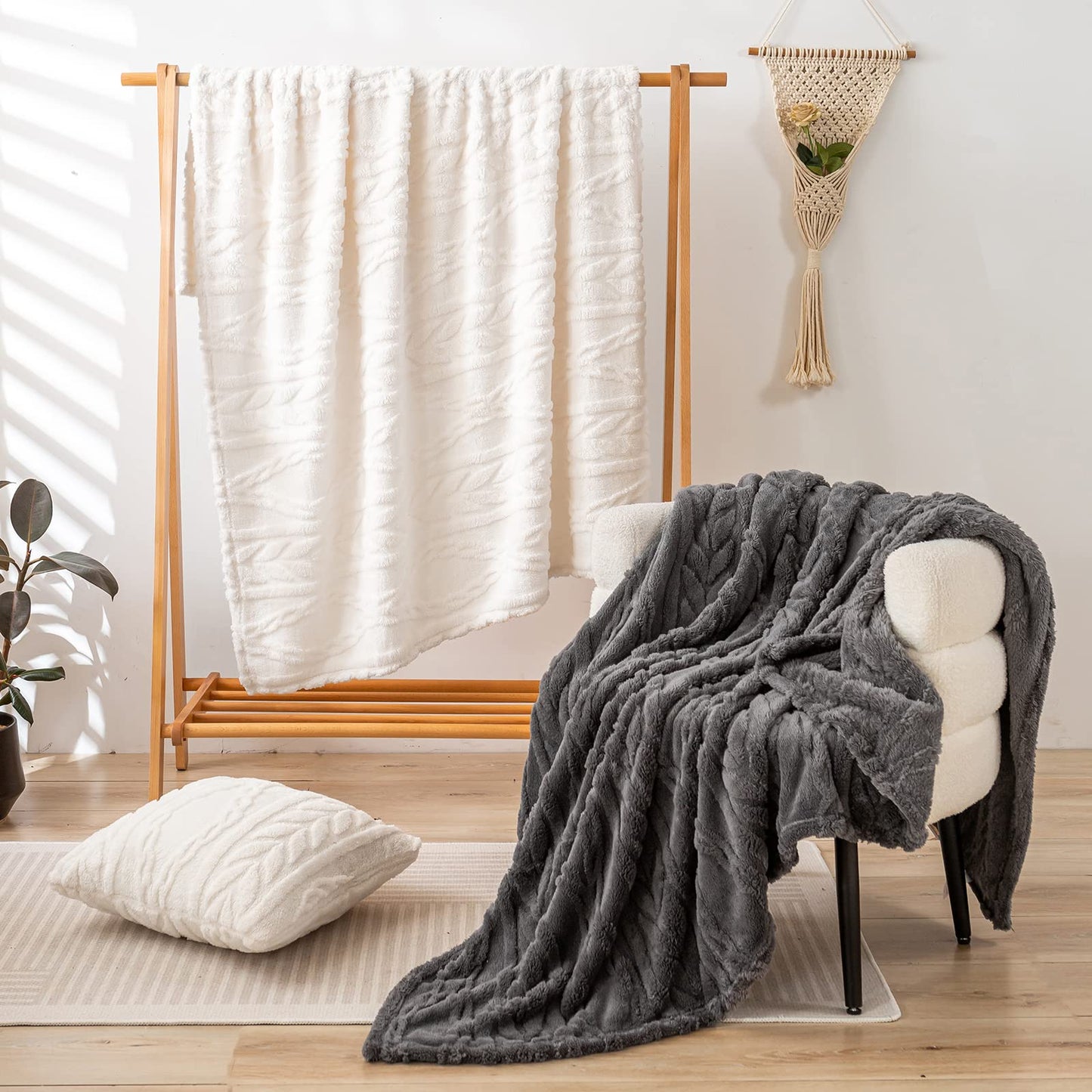 YUSOKI Sherpa Throw Blanket – Soft, Fuzzy & Warm 3D Plush for Couch, Bed & Sofa (Tan, 50"x65")